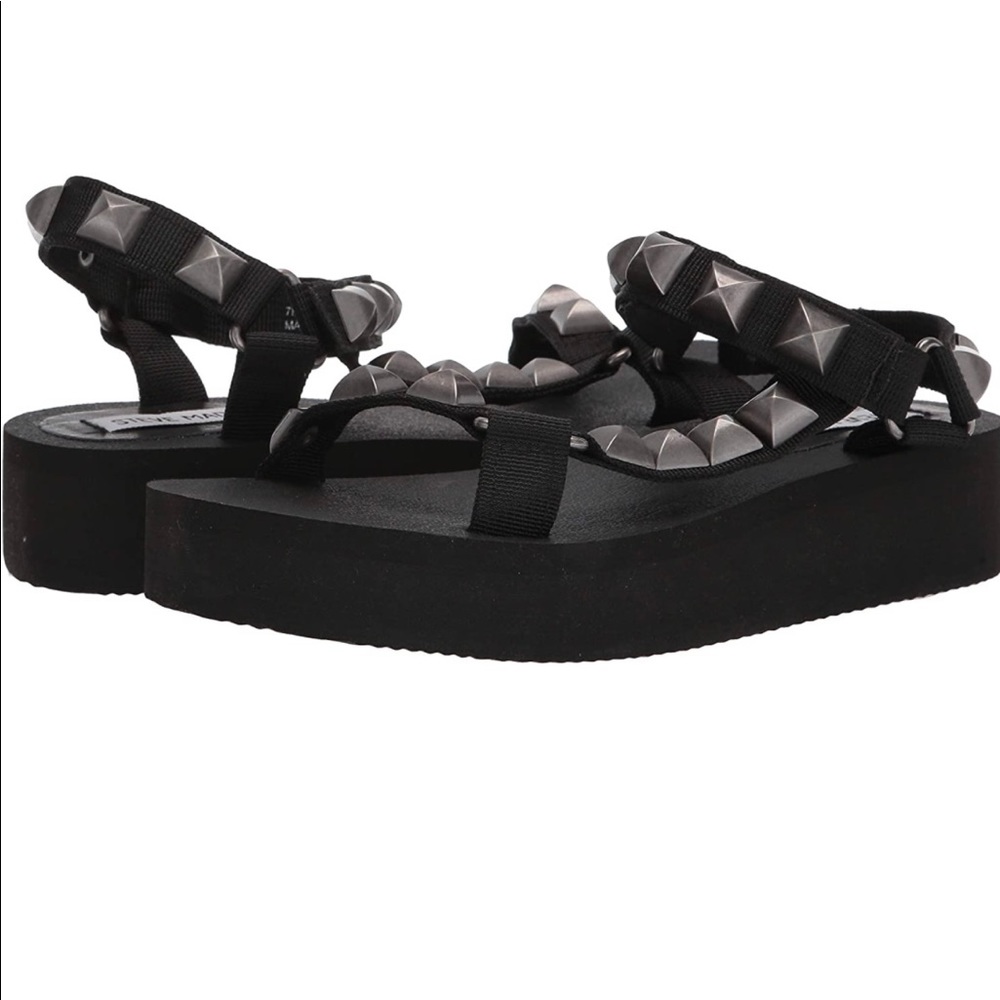 New in box- Steve Madden Henley-S black